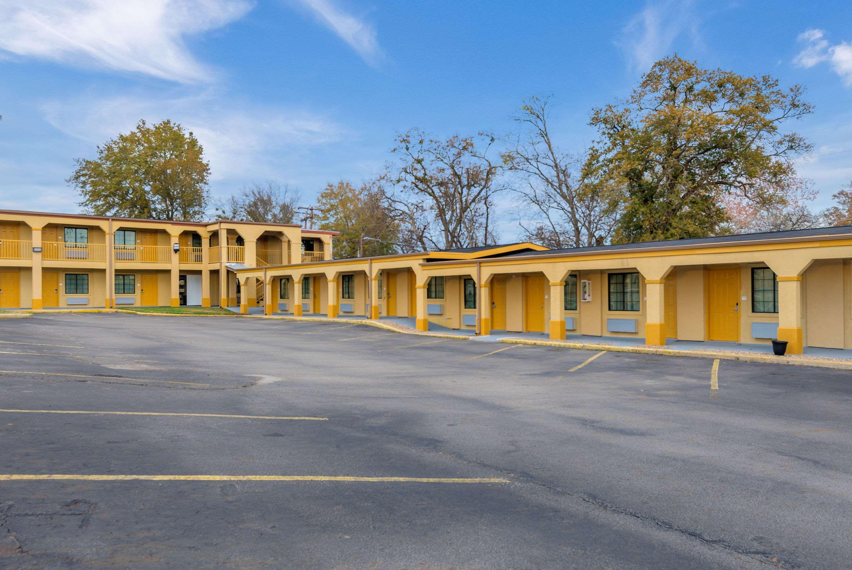 Super 8 By Wyndham Palestine Tx Hotel Luaran gambar